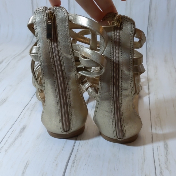 Lane Bryant Gladiator Sandals 8W Gold Strappy Zip - Picture 8 of 9